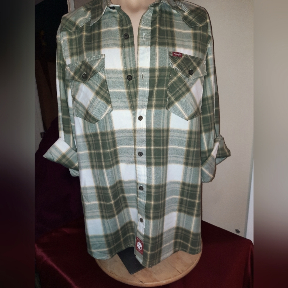#501 Men's wrangler cowboy wash long sleeve green button down checker shirt